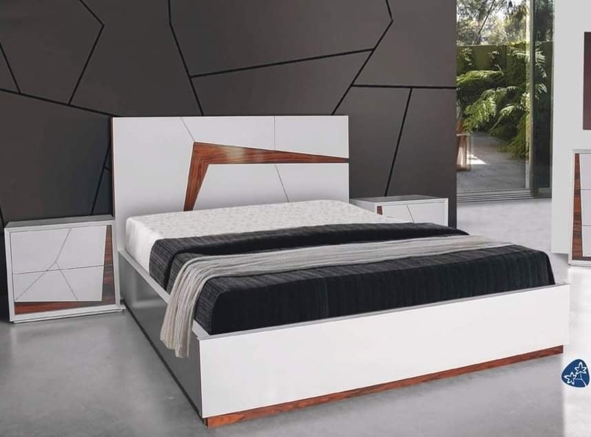 Geometric Glossy Bed